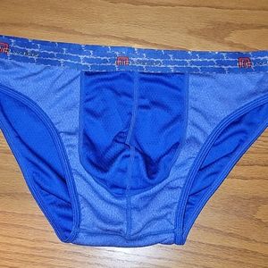 REVERSIBLE BRIEFS